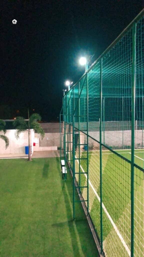 شبوك ملاعب