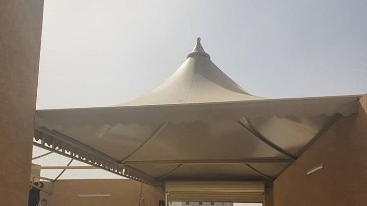 مظلات هرمية